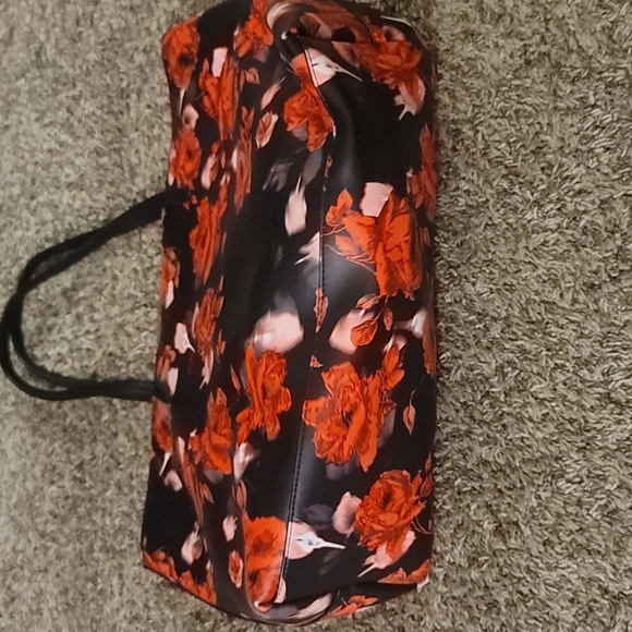Victoria's Secret Limited Edition 2019 Large Red Floral Rose Tote Bag - Picture 4 of 6